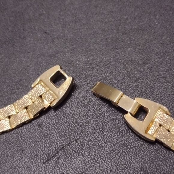 *Sale* Gold tone thick textured necklace 22" - Picture 10 of 11